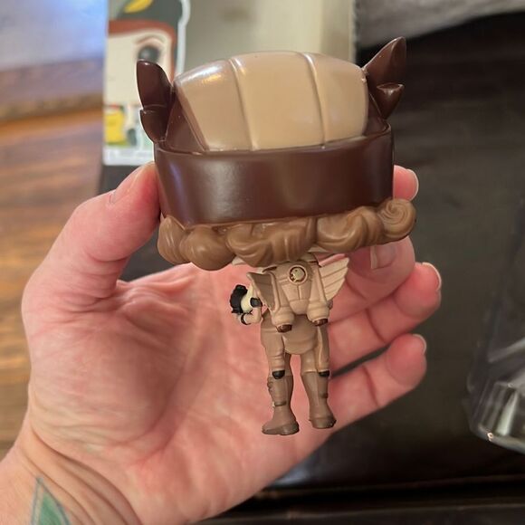 Funko Pop x DC Comics Bombshells 223 HAWKGIRL - Picture 4 of 5